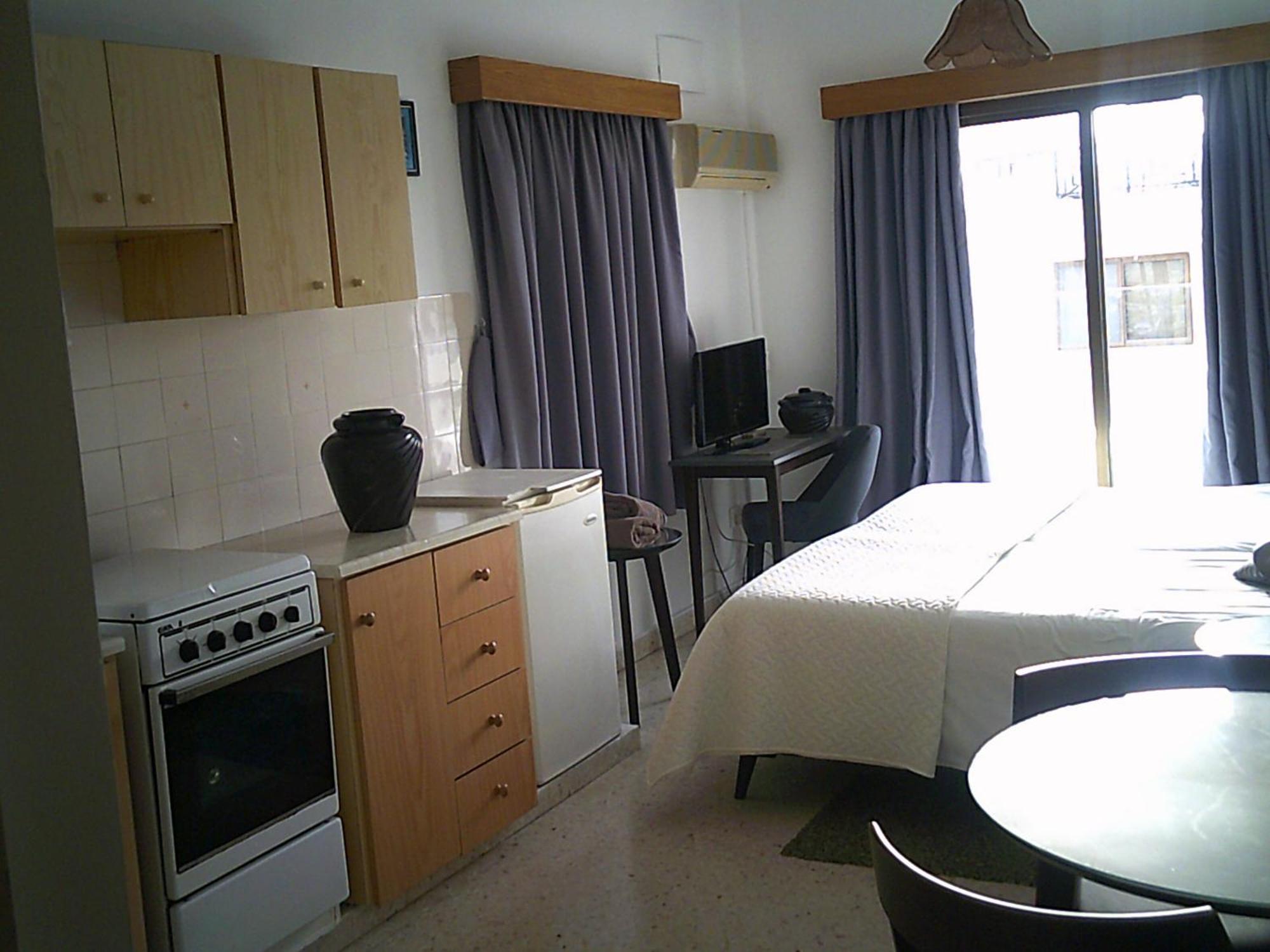 Paphos Panklitos Tourist Apartments מראה חיצוני תמונה