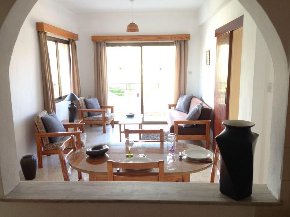 Paphos Panklitos Tourist Apartments מראה חיצוני תמונה
