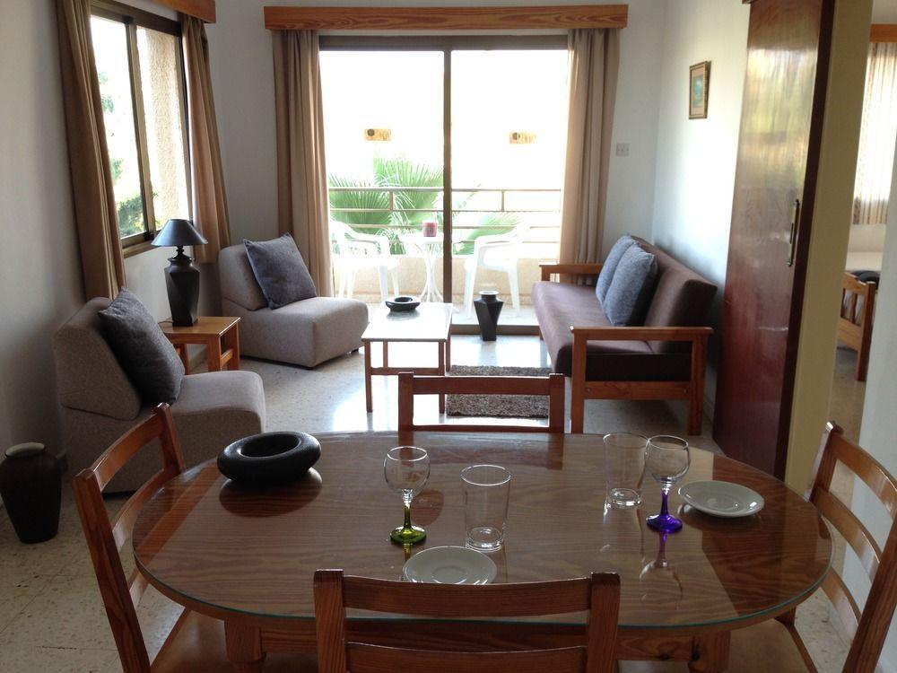 Paphos Panklitos Tourist Apartments מראה חיצוני תמונה