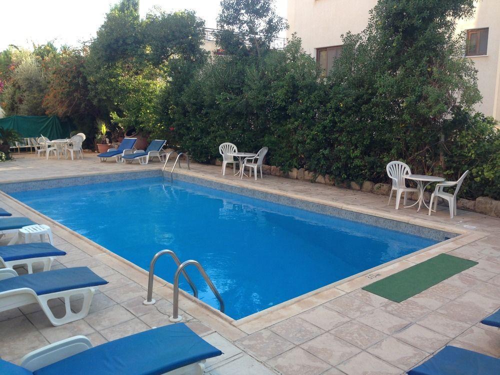 Paphos Panklitos Tourist Apartments מראה חיצוני תמונה